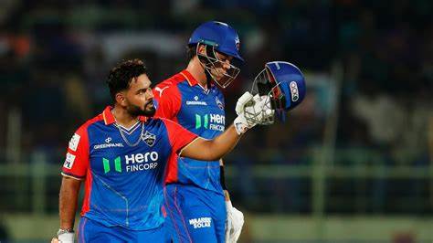 Kkr की जीत के बाद Dc के खेमे में पहुंचे किंग खान, उदास हुए ऋषभ पंत का बढ़ाया हौसला, वायरल हुआ Video 