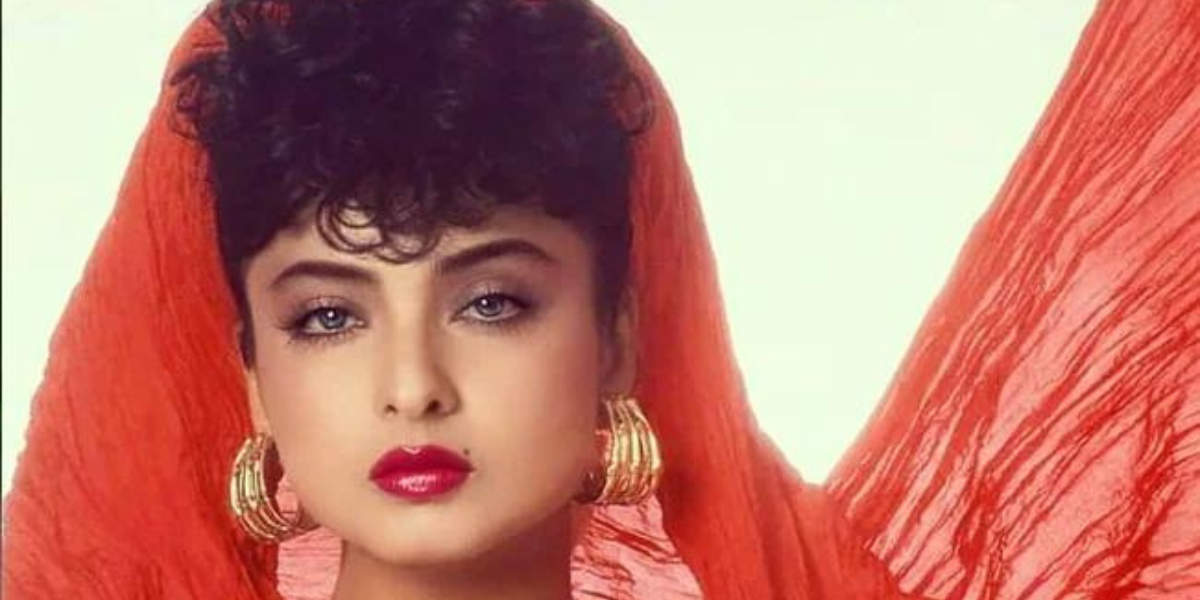 खुल गया रेखा की दमकती त्वचा का राज, इस मेकअप को यूज कर 69 साल की उम्र में भी जवां नजर आती है एक्ट्रेस