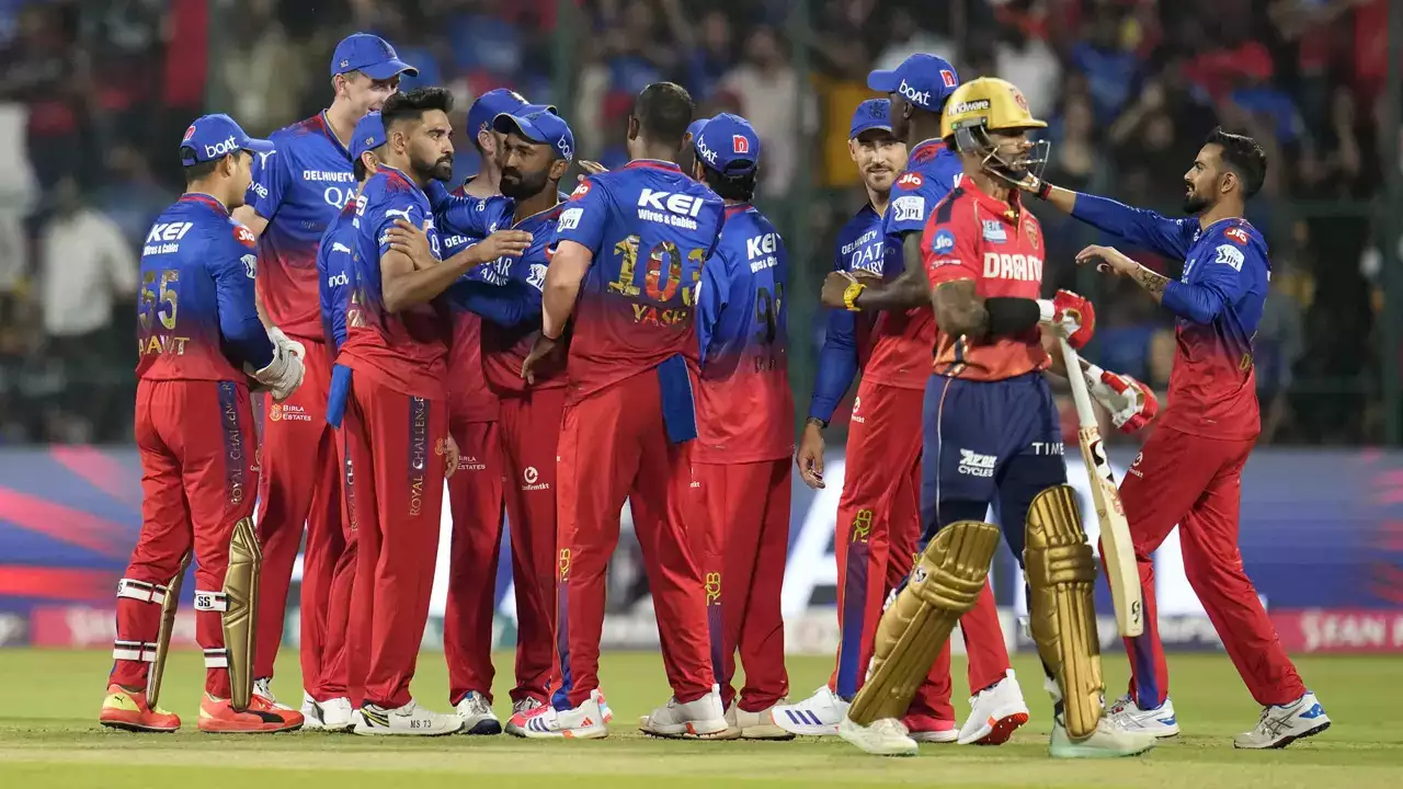 Rcb के लिए ये 17.5 करोड़ का खिलाड़ी बन चुका है गले की हड्डी, हर मैच में हो रहा है फ्लॉप 4 Royal Challengers Bengaluru