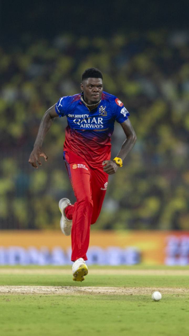 Ipl 2024 के 3 सितारे जिनकी करोड़ों में हैं सैलरी, लेकिन काम 1 रूपये वाला, अब फ्रेंचाइजी खुद कर कर रही है पछतावा 2 Alzari Joseph