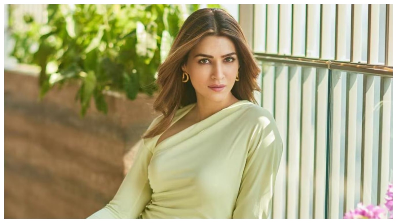 Bollywood Stars Who Experienced Paranormal Activities