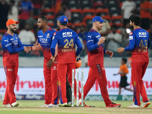 Ipl 2024 में हार के बाद Rcb करेगी इन स्टार खिलाड़ियों की छुट्टी, तो विराट कोहली समेत ये 4 खिलाड़ी होंगे रिटेन 4 Royal Challengers Bengaluru