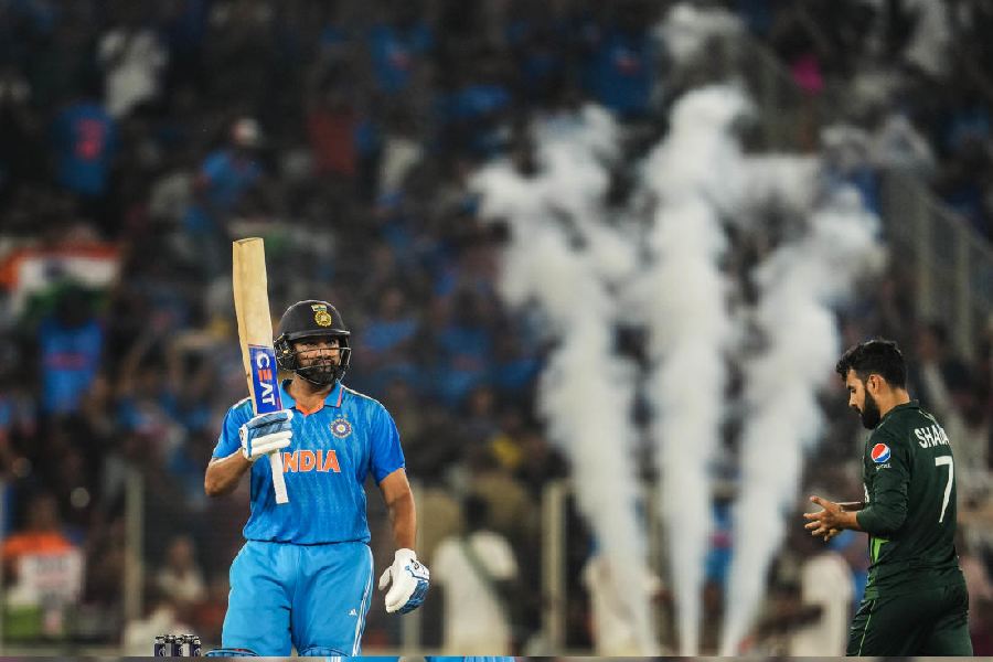 मुंबई के आखिरी आईपीएल 2024 के मैच के बाद नीता अंबानी ने रोहित शर्मा के साथ की सुलह, बोलीं - किसी भी वजह से टीम मत छोड़ों प्लीज!....... 4 Rohit Sharma