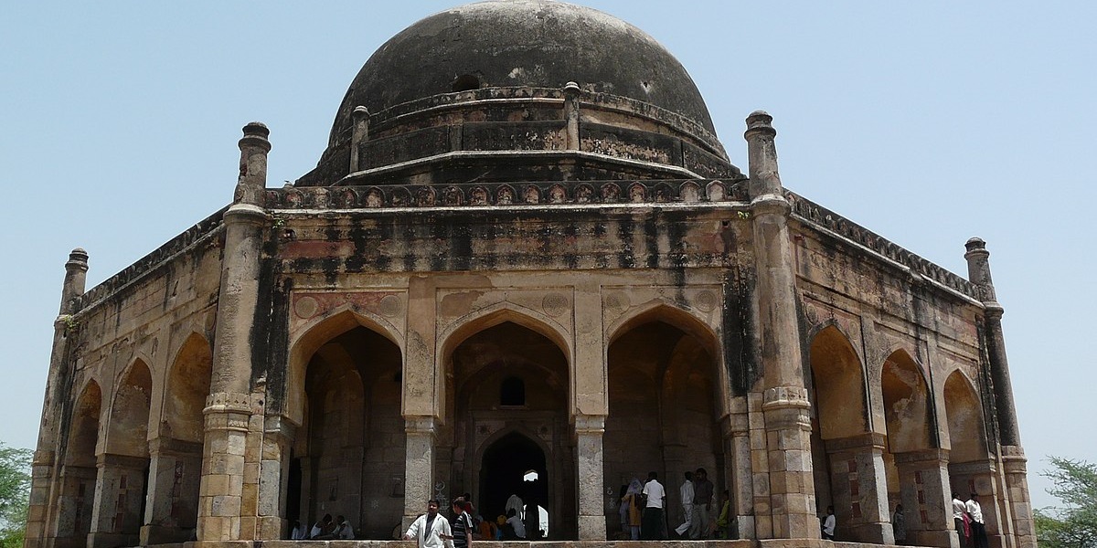 बारिश के मौसम में दिल्ली की ये 5 जगह कपल के लिए हैं बेस्ट, फिर से हो जाएगा एक-दूसरे से प्यार 