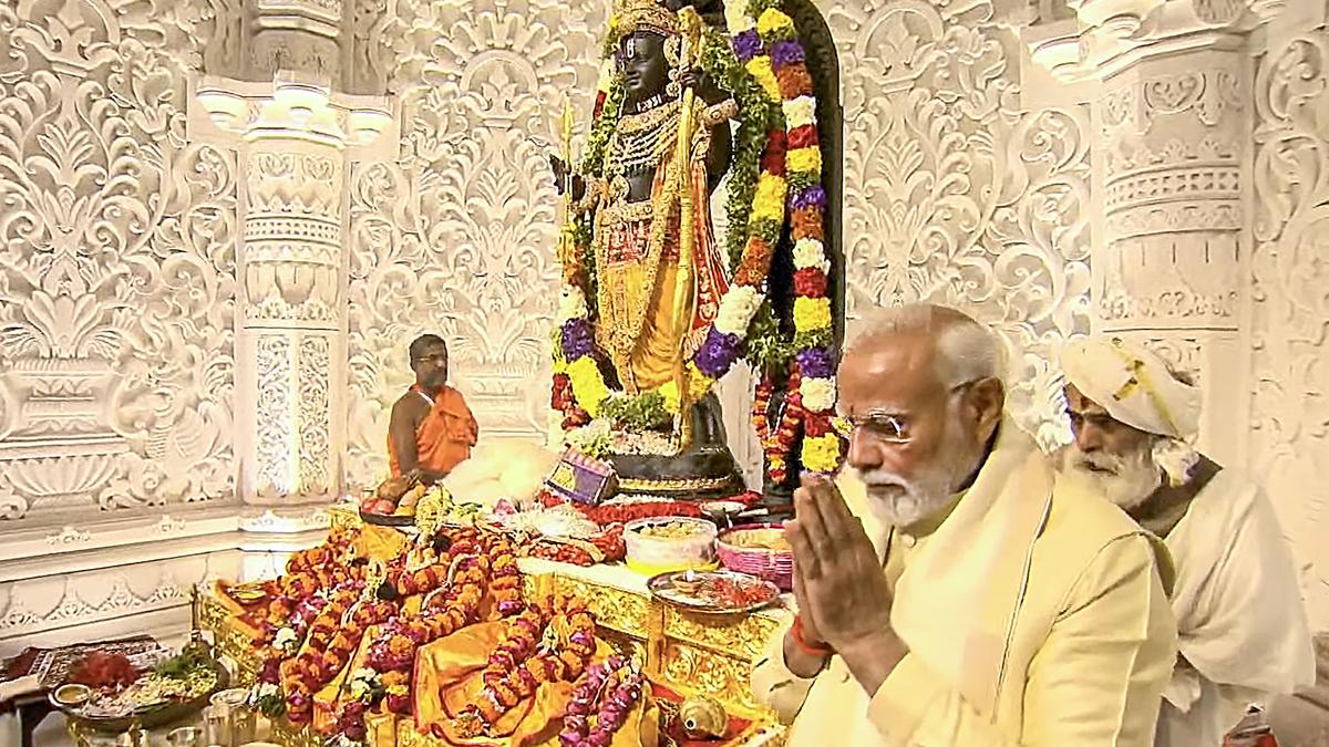 चुनाव परिणाम को लेकर राम मंदिर के मुख्य पुजारी ने मोदी को लेकर की एक बड़ी भविष्यवाणी, बोले - 'मोदी के साथ रामलला...' 4 Narendra Modi