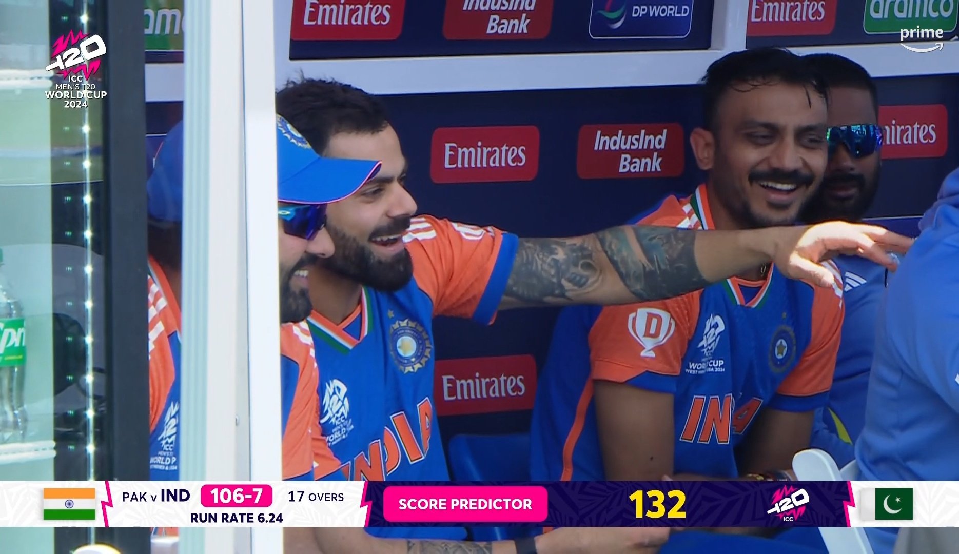 भारत की डूबती नैया के बीच डग आउट में बैठकर खिलखिलाते नजर आए रोहित शर्मा और विराट कोहली, फैंस का फूटा गुस्सा 3 Rohit Sharma And Virat Kohli
