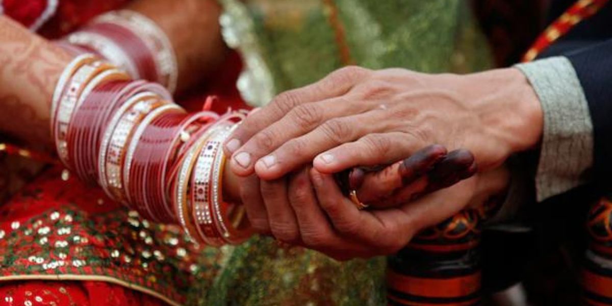 In Madhya Pradesh, Granddaughter Fell In Love With Her Maternal Grandfather, Both Ran Away From Home And Got Married