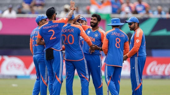 रोहित शर्मा के चोटिल होते ही नई टीम इंडिया की प्लेइंग Xi का हुआ ऐलान, ये 11 खिलाड़ी लेंगे पाकिस्तान से टक्कर 3 Team India