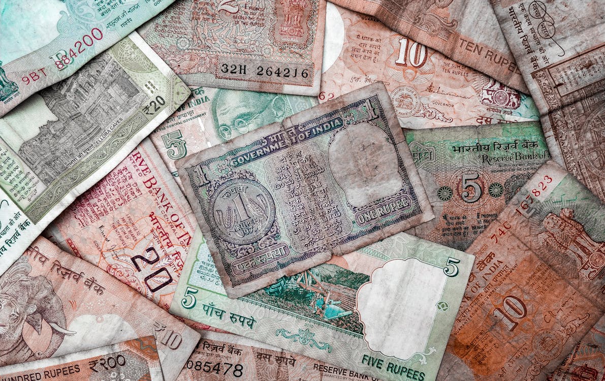 2 रुपए में आप भी बन सकते हैं रातों-रात करोड़पति, बस करना होगा ये एक काम 4 Sell Old Notes