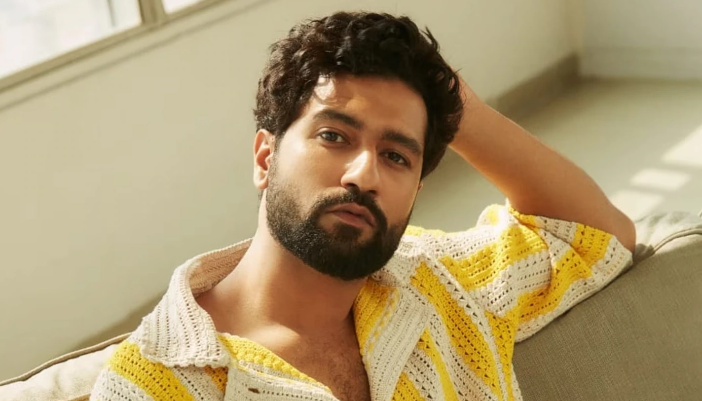 कभी चॉल में रहकर गुजारा करते थे बॉलीवुड के ये सितारे, भूखे रहकर करते थे काम, लेकिन आज है करोड़ों की प्रॉपर्टी के मालिक