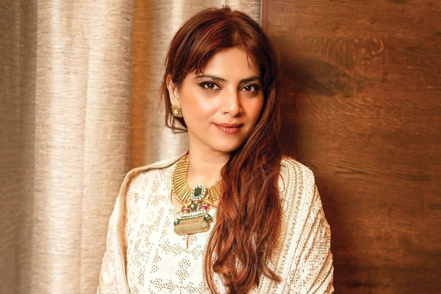 17 में ही बनी टॉप एक्ट्रेस, करियर छोड़ रचाई शादी, फिर 21 में ही बन बैठी मां, आज बॉलीवुड छोड़ने पर होता है पछतावा 