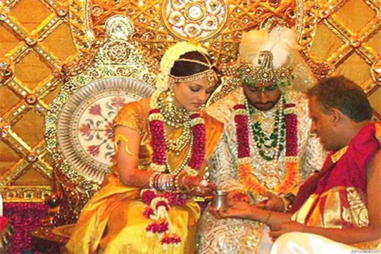 ऐश्वर्या राय-अभिषेक की शादी में हुआ था इतना खर्चा, अमिताभ बच्चन की जेब हो गई थी ढीली, कर्जा लेने की आ गई थी नौबत 