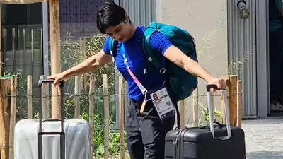 फैसला आने से पहले ही विनेश ने की भारत आने की तैयारी, बेहद मायूस दिखीं स्टार रेसलर, तस्वीरें देखकर टूट जाएगा दिल 2 Vinesh Phogat
