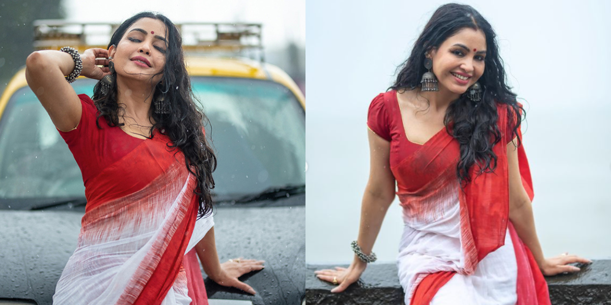 Bhabhi-Ji-Ghar-Par-Hain-Fame-Shubhangi-Atre-Was-Seen-Creating-Havoc-In-The-Rain-Wearing-A-Saree-Her-Killer-Style-Made-Fans-Crazy