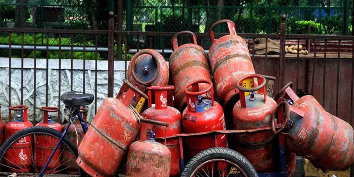 Commercial-Gas-Cylinder-Price-Hike-By-1-August