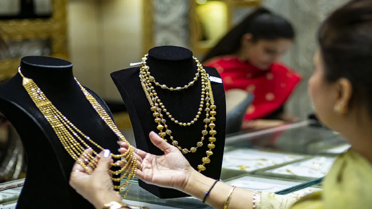 Gold Price Today : सोने के दाम ने राखी का त्यौहार किया फीका, तेजी से बढ़े दाम, जानें ताजा रेट 3 Gold Price Today