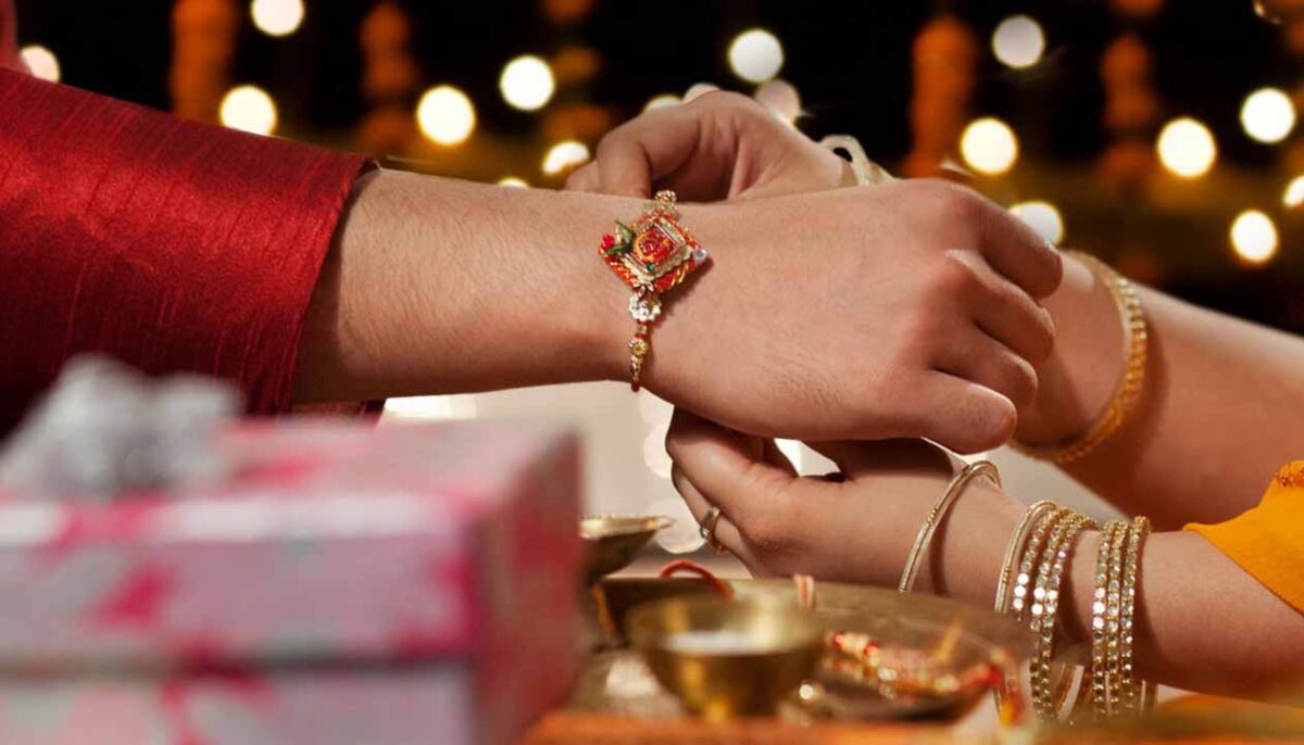 Raksha-Bandhan-2024-Shubh-Sanyog-This-Time-These-6-Auspicious-Coincidences-Happy