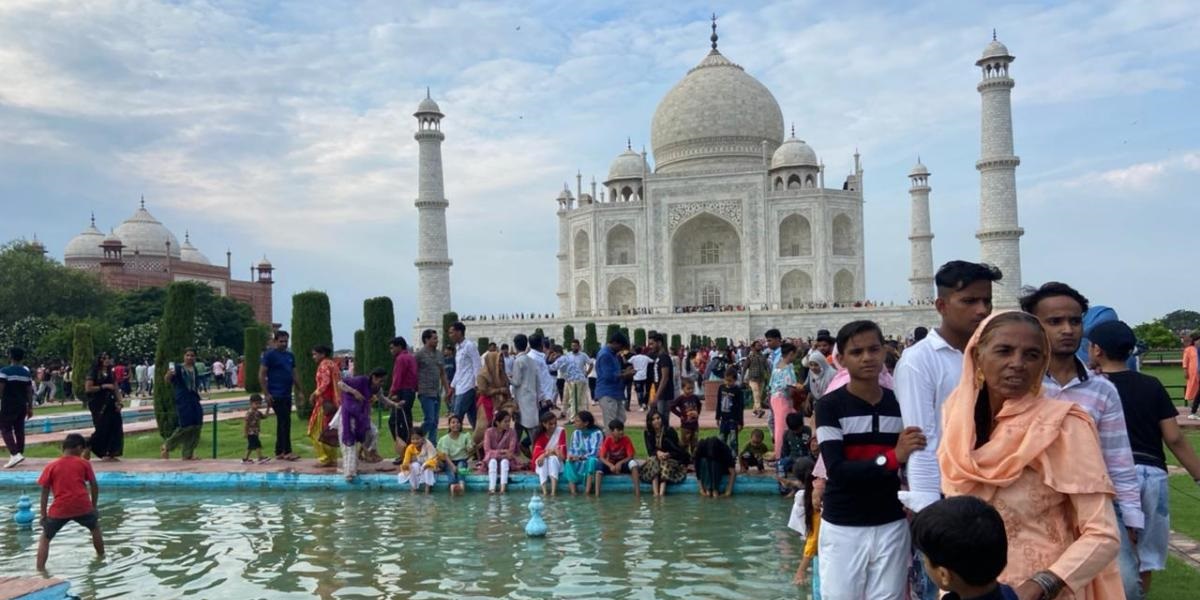 Up-Government-Give-Money-For-Visiting-Palaces