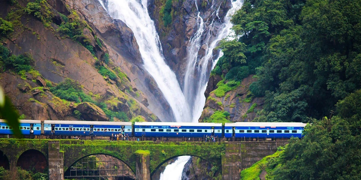Doodhsagar Fall
