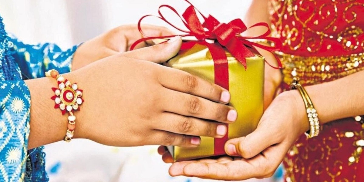 खुशी से झूम उठेगी बहन, जब रक्षाबंधन पर मिलेगा ऐसा गिफ्ट, बजट में भी रहेगा फिट...... 2 Rakshabandhan