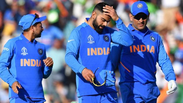 टीम इंडिया की राजनीति की वजह से खत्म हुआ इन 2 गेंदबाजों का करियर, मैन ऑफ द मैच बनने के बाद भी नहीं मिला मौका 3 Team India