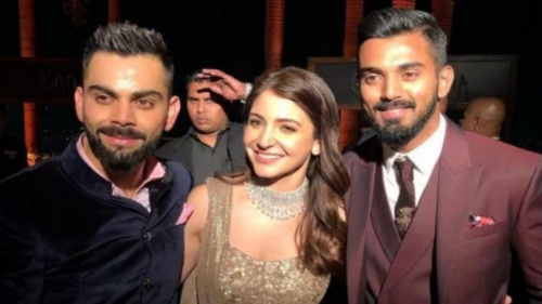 अथिया शेट्टी के पति के कमरे में घुस गई थी अनुष्का शर्मा, कर दिया था ऐसा काम, सुनकर विराट के भी उड़ गए थे होश 3 Anushka Sharma-Virat Kohli-Kl Rahul