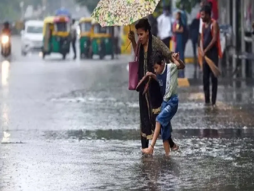दिल्ली-एनसीआर में आज भी बरसेंगे बादल, बिहार-यूपी समेत कई राज्यों में इतने दिन सितम ढाएगी बारिश 3 Weather Report