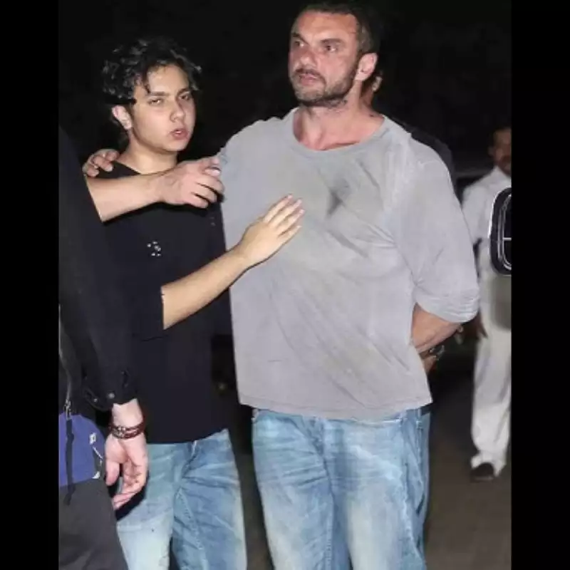 एक नंबर के नशेड़ी है ये बॉलीवुड स्टार्स किड्स, हर दिन पीते हैं दारू, सरेआम अपनी परिवार की इज्जत को करते हैं बदनाम 7 Nirwan Khan