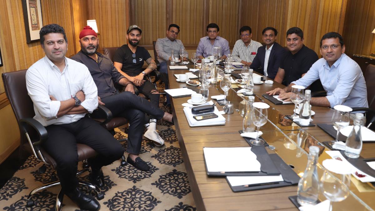 बांग्लादेश सीरीज से पहले Bcci ने अचानक लिया बड़ा फैसला, इस भारतीय खिलाड़ी को बनाया नया चीफ सेलेक्टर 2 Bcci