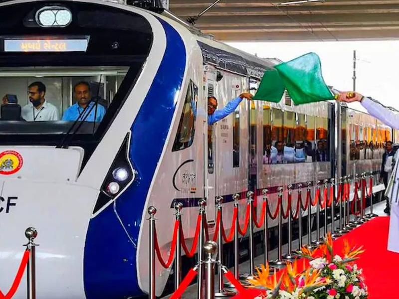 6-New-Vande-Bharat-Train-Will-Green-Flags