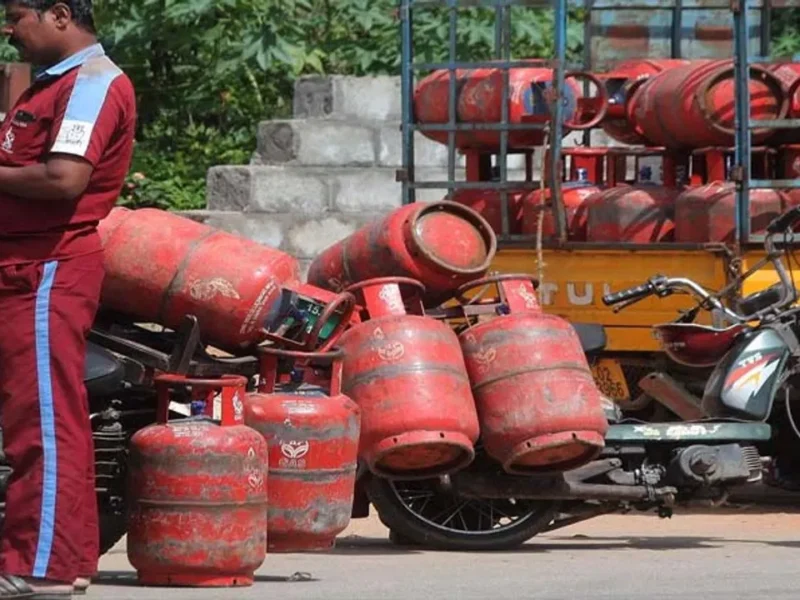 Gas Cylinder Can Now Be Purchased For Only Rs 450, Know The Complete Update