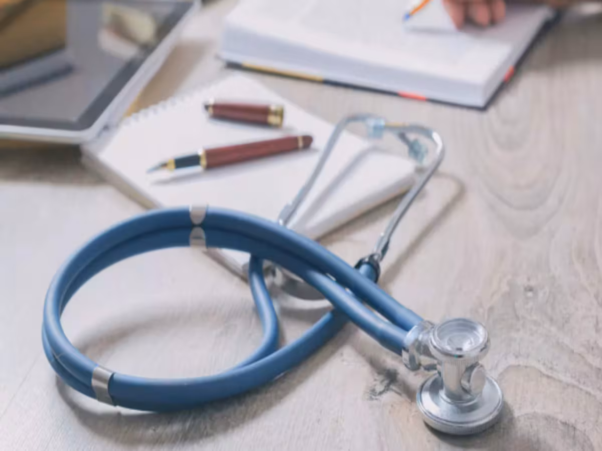 किसान के बेटे ने पूरी की Mbbs डिग्री, डॉक्टर बन पिता का सीना किया चौड़ा, अब लोगों को बना रहा है निरोगी 3 Sanjay Chauhan