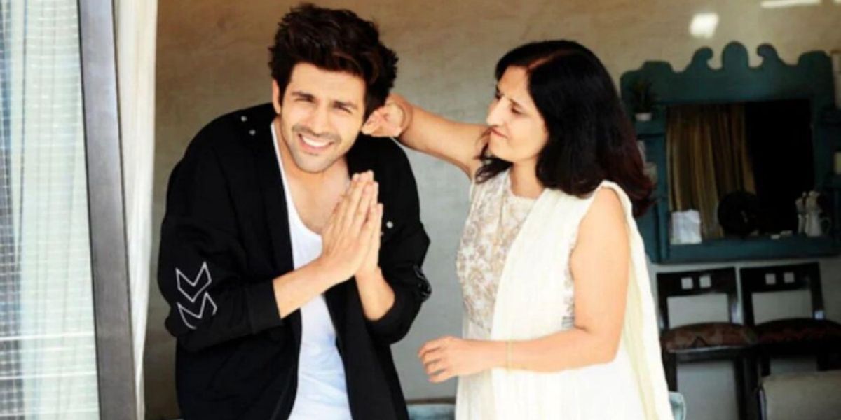 Kartik Aaryan With Mother