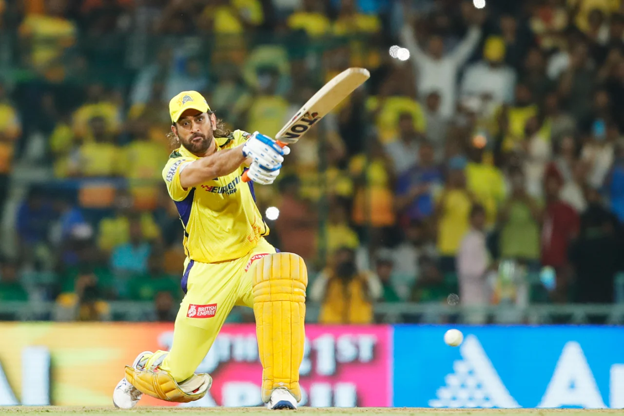 Ipl 2025 शुरू होने से पहले एमएस धोनी ने दिया फैंस को धोखा, रिटेन होने के बावजूद कर दिया सन्यांस का ऐलान 4 Ms Dhoni