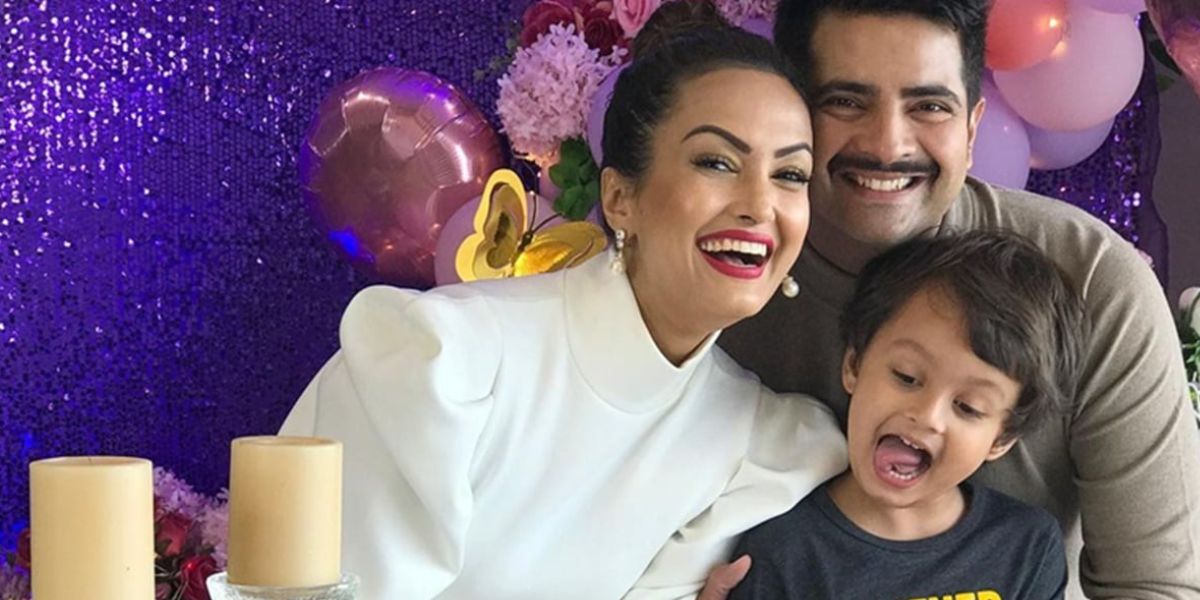 20 घंटे के लेबर पेन के बाद भी नवजात बच्चे का चेहरा नहीं देख पाई ये एक्ट्रेस, दुनिया देखने से पहले खत्म हुई जिंदगी 3 Nisha Rawal Family