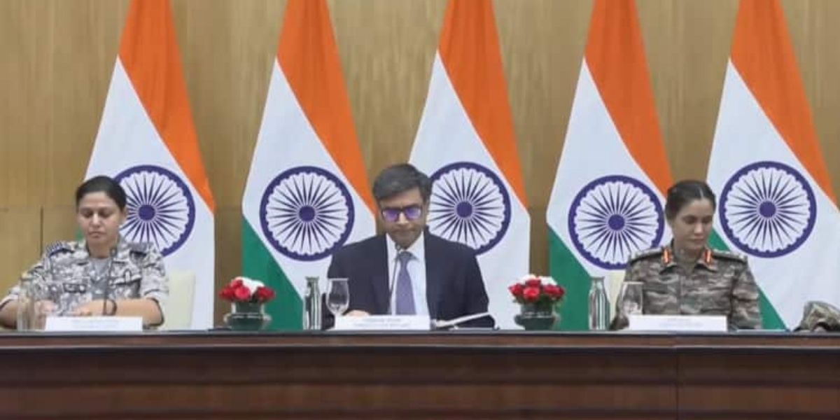 पाकिस्तान ने यात्री जहाज को ढ़ाल बनाकर किया भारत पर हमला, भारतीय सेना ने किया पड़ोसी देश की काली करतूत का पर्दाफाश 2 Indian Army