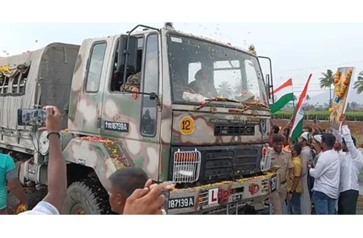 मां-बाप चैन से सो सके, इसलिए जवान ने छिपाई कश्मीर की पोस्टिंग, शहीद होने पर मालूम हुई दर्दनाक सच्चाई 4 Martyr Murali Naik
