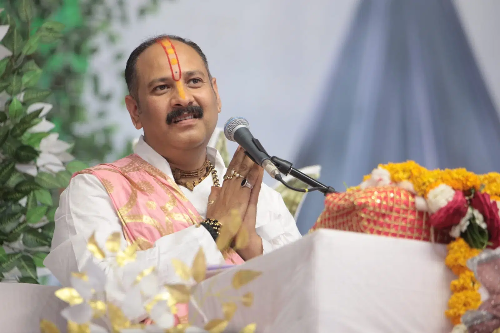 Pandit Pradeep Mishra