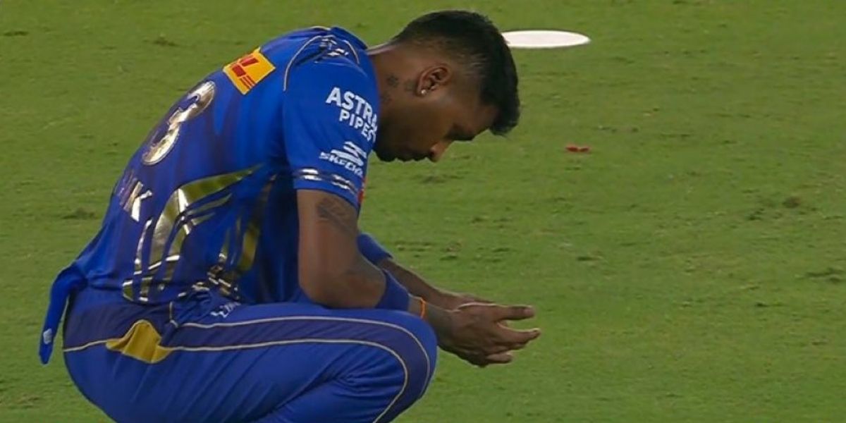 Pbks Vs Mi: करारी हार के बाद मैदान पर ही रो पड़े मुंबई के खिलाड़ी, कप्तान हार्दिक समेत पूरा खेमा हुआ ग़मगीन 2 Pbks Vs Mi