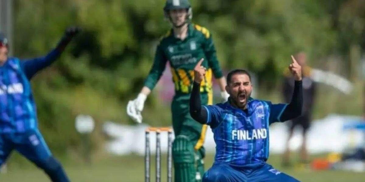 T20 में ऐसा पहली बार, 39 साल के गेंदबाज ने 8 गेंदों में उड़ा दी आधी टीम, जानिए कौन हैं महेश तांबे? 2 Mahesh Tambe