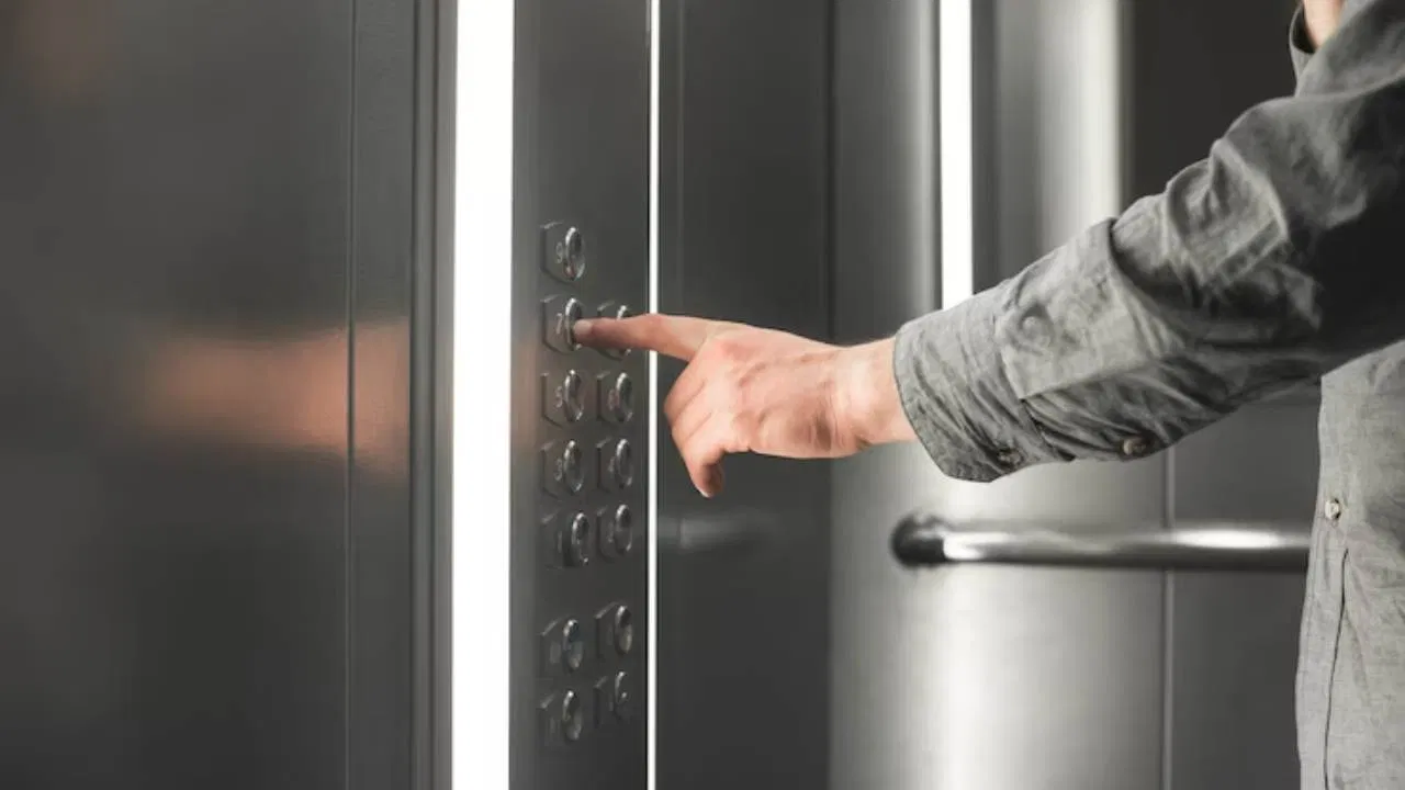 Lift Accident In Meerut