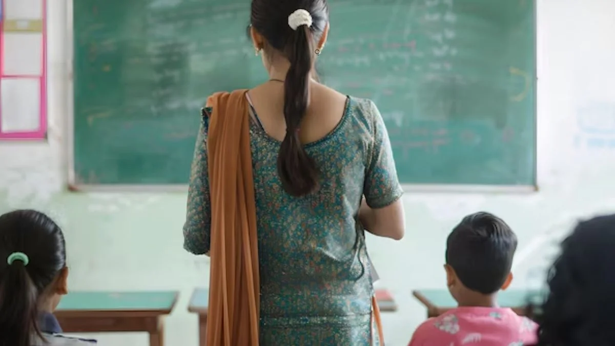 Teacher Burns Student'S Hands
