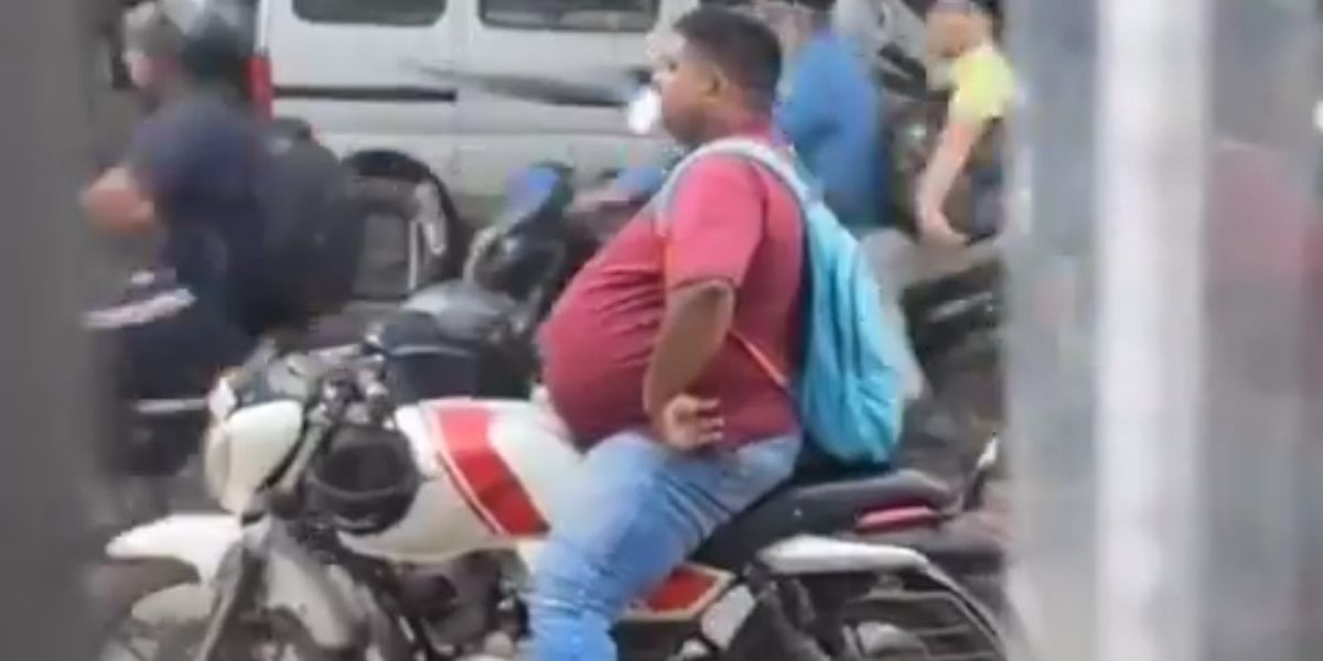 भैंसासुर सा* ला....लड़की ने रैपिडो ड्राइवर के मोटापे का उड़ाया मजाक, सोशल मीडिया पर लोगों ने लगाई क्लास 2 Rapido Drivers