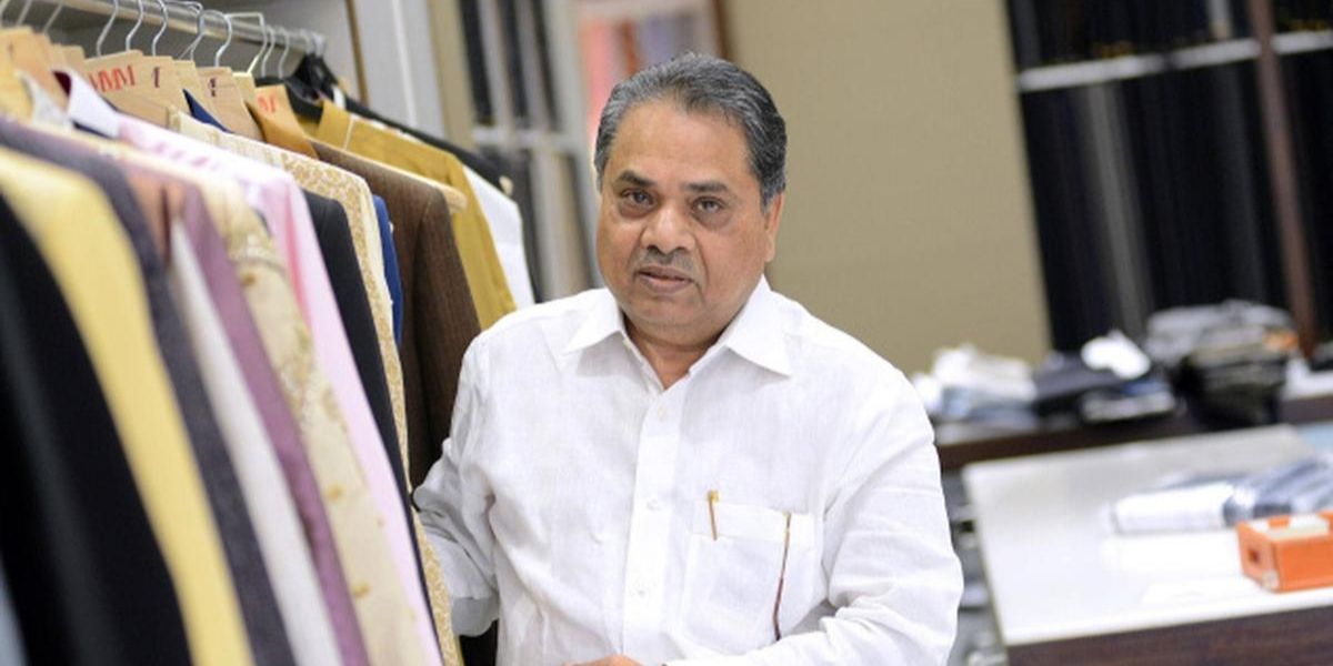 स्टारडम को भी मात देता है ये टेलर, 50 साल से बना रहे हैं नेताओं और सितारों की किस्मत 2 Tailor