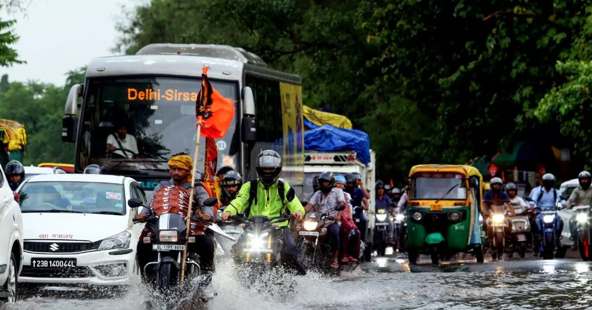 दिल्ली वालों सावधान! इस वीकेंड से शुरू होगा बारिश का कहर, लगातार इतने दिन तक बरसेगा पानी 2 Rain Situation In Delhi-Ncr