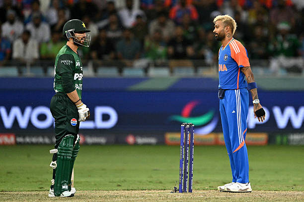 Ind Vs Pak: अभिषेक ने मचाई तबाही, गिल ने दिखाया क्लास टीम इंडिया ने सुपर-4 में पाकिस्तान को बताया उसका असली स्थान, 6 विकेट से जीत के साथ धमाकेदार शुरुआत 2 Ind Vs Pak